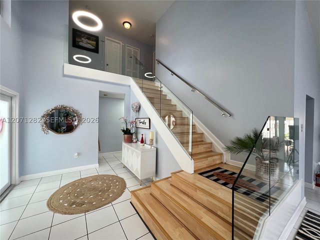 13249 NW 9 LN, Miami, FL 33182