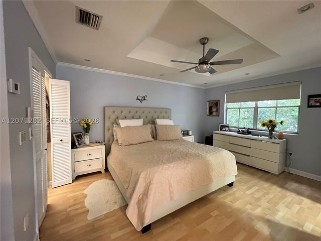 13249 NW 9 LN, Miami, FL 33182