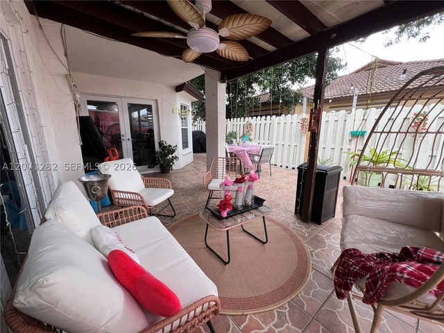 13249 NW 9 LN, Miami, FL 33182