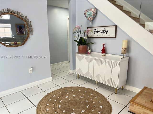 13249 NW 9 LN, Miami, FL 33182