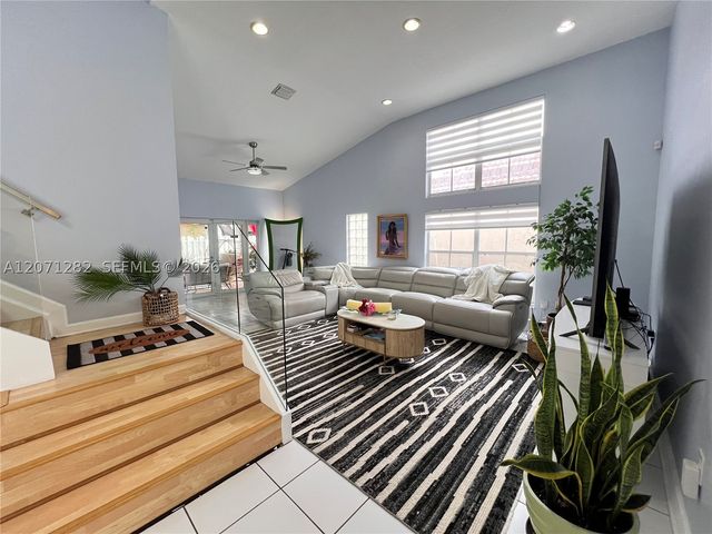 13249 NW 9 LN, Miami, FL 33182