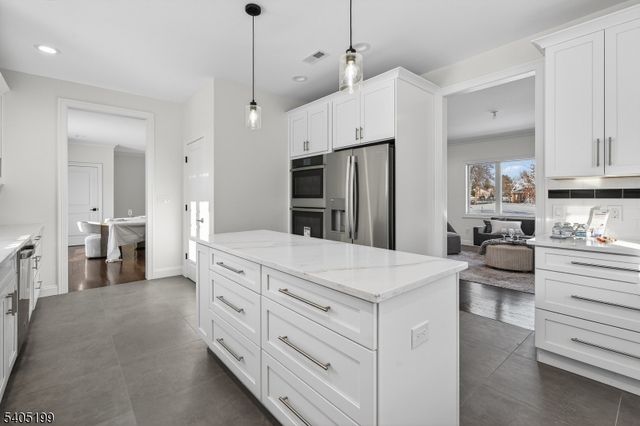 6 River Rd, Fair Lawn Boro, NJ 07410