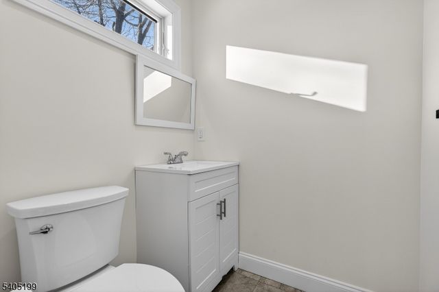 6 River Rd, Fair Lawn Boro, NJ 07410