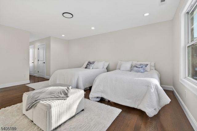 6 River Rd, Fair Lawn Boro, NJ 07410