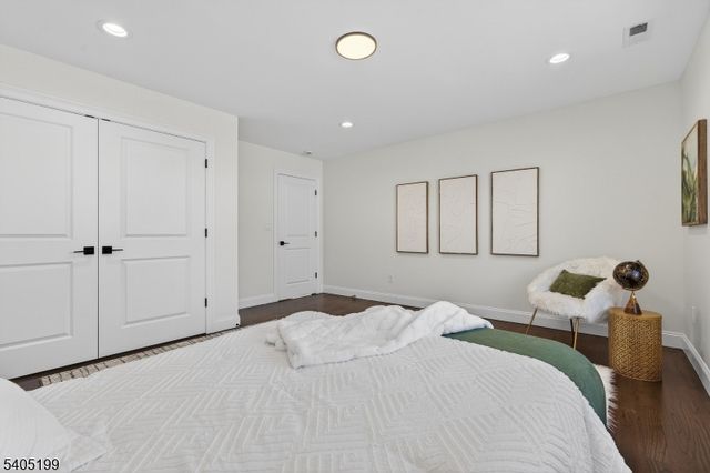 6 River Rd, Fair Lawn Boro, NJ 07410