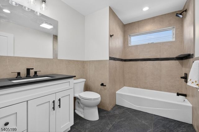 6 River Rd, Fair Lawn Boro, NJ 07410