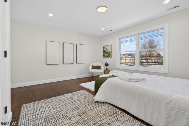 6 River Rd, Fair Lawn Boro, NJ 07410