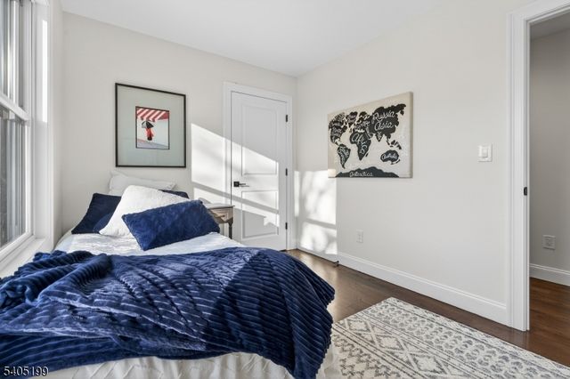 6 River Rd, Fair Lawn Boro, NJ 07410