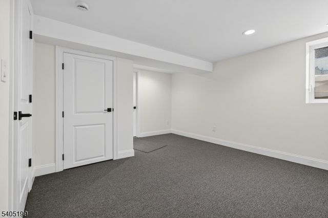 6 River Rd, Fair Lawn Boro, NJ 07410