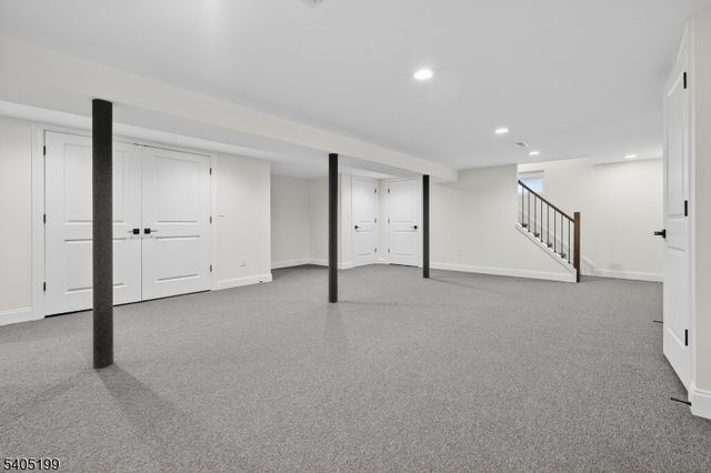 6 River Rd, Fair Lawn Boro, NJ 07410