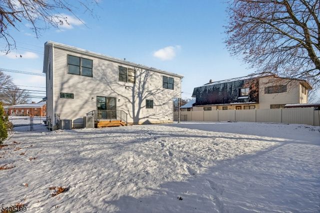 6 River Rd, Fair Lawn Boro, NJ 07410