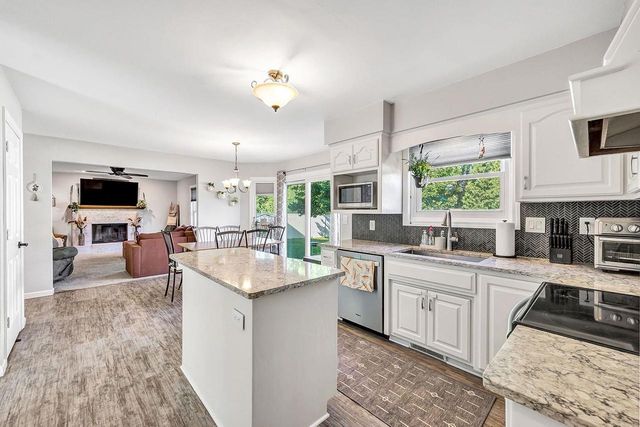 3920 E ONTONAGON LANE, Green Bay, WI 54301