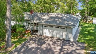 45 Sunset Road, Bloomingdale, NJ 07403