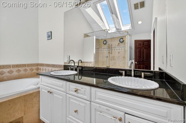 126 Baldwin Avenue, Royal Oak, MI 48067