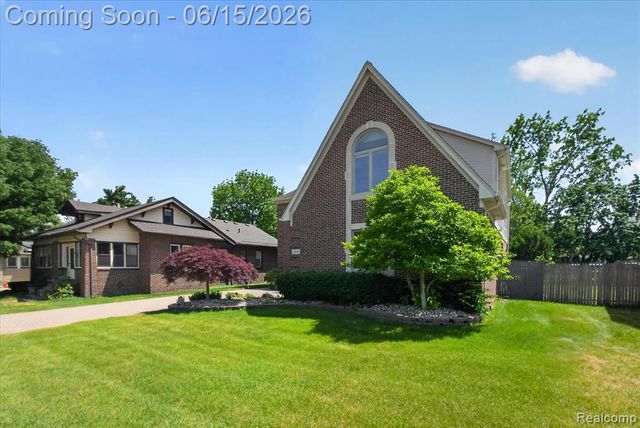 126 Baldwin Avenue, Royal Oak, MI 48067