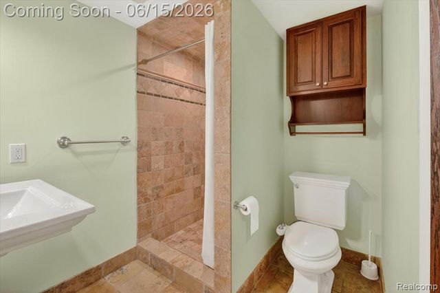 126 Baldwin Avenue, Royal Oak, MI 48067