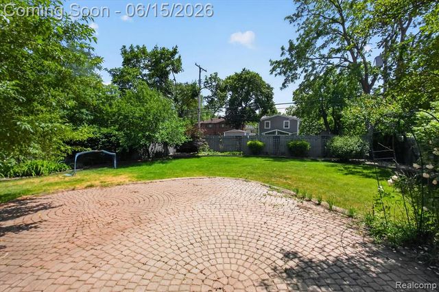 126 Baldwin Avenue, Royal Oak, MI 48067