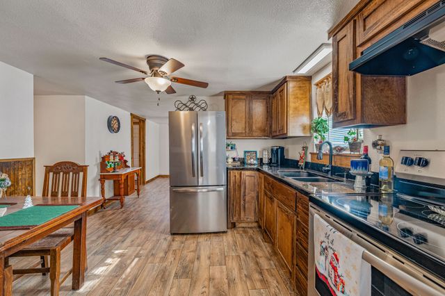 816 S Houston Street, De Leon, TX 76444