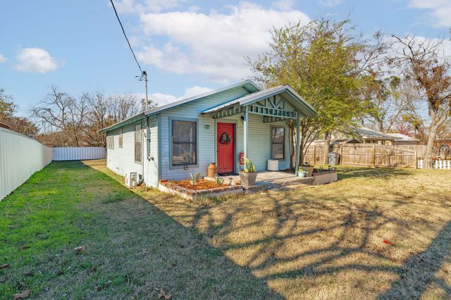 816 S Houston Street, De Leon, TX 76444