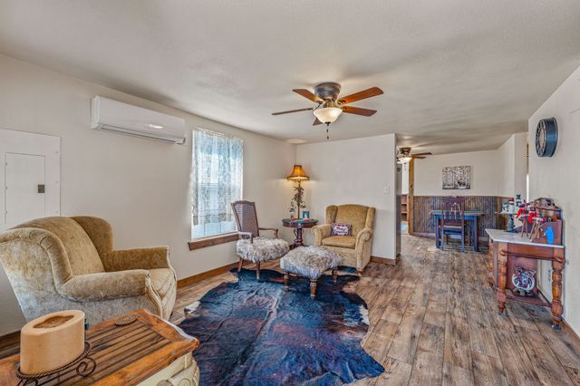 816 S Houston Street, De Leon, TX 76444