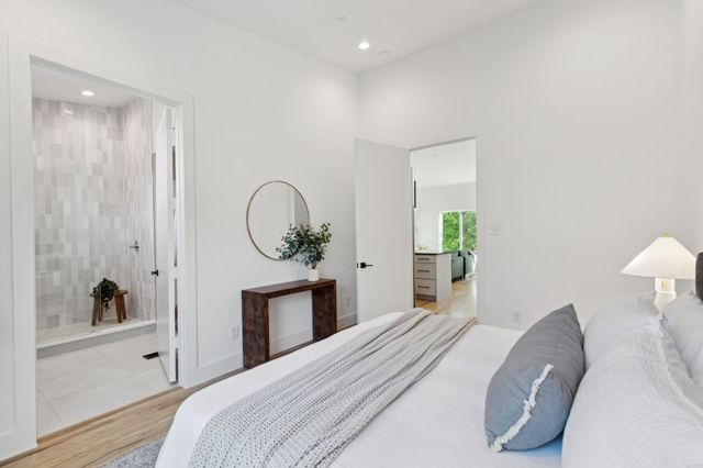 2142 Lovedale Avenue 103, Dallas, TX 75235