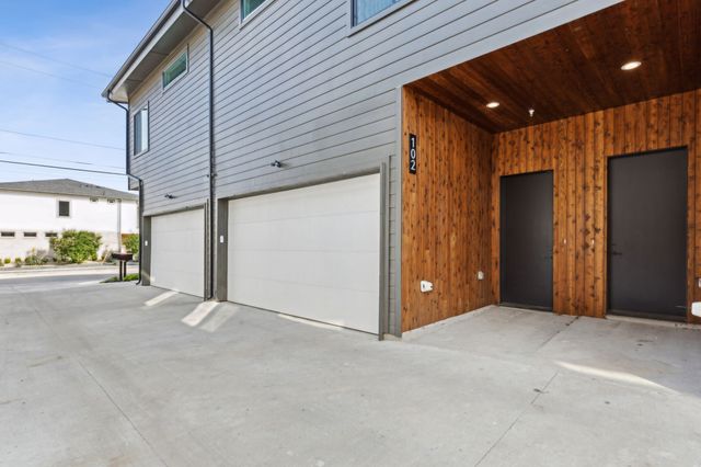 2142 Lovedale Avenue 103, Dallas, TX 75235