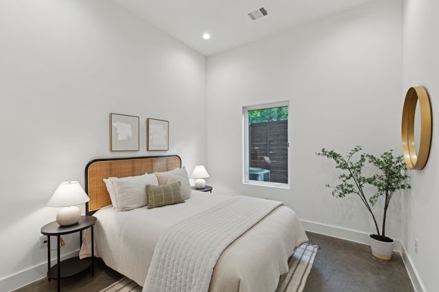 2142 Lovedale Avenue 103, Dallas, TX 75235