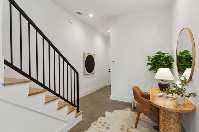 2142 Lovedale Avenue 103, Dallas, TX 75235