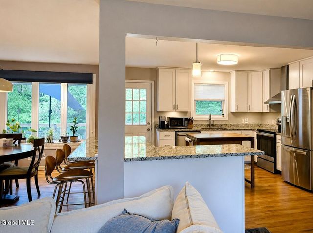 1278 Hawthorn Road, Niskayuna, NY 12309