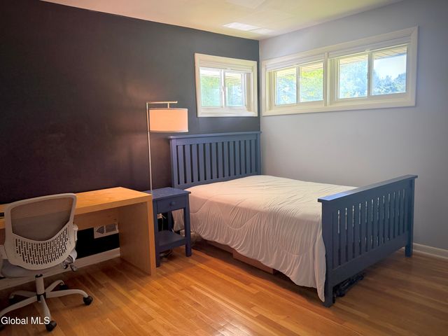 1278 Hawthorn Road, Niskayuna, NY 12309