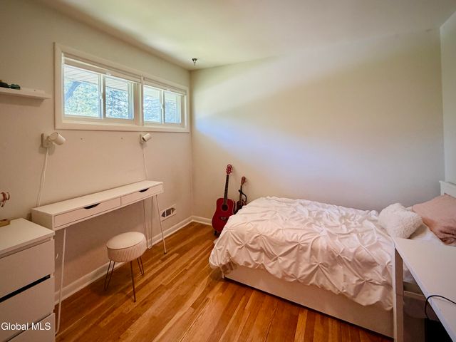 1278 Hawthorn Road, Niskayuna, NY 12309