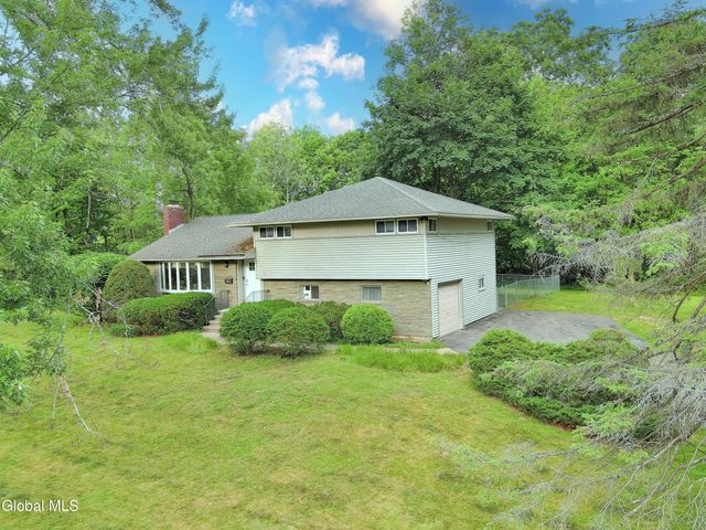 1278 Hawthorn Road, Niskayuna, NY 12309