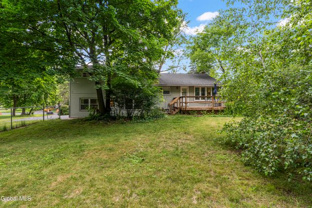 1278 Hawthorn Road, Niskayuna, NY 12309