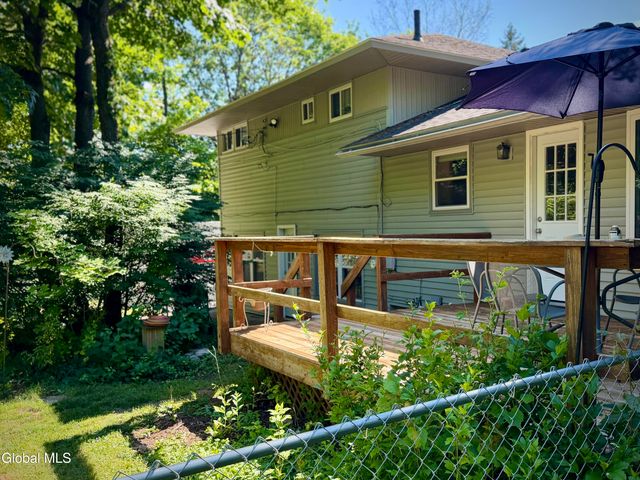 1278 Hawthorn Road, Niskayuna, NY 12309