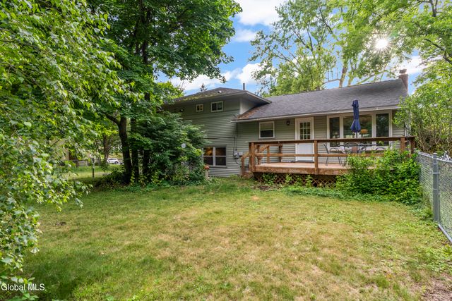 1278 Hawthorn Road, Niskayuna, NY 12309