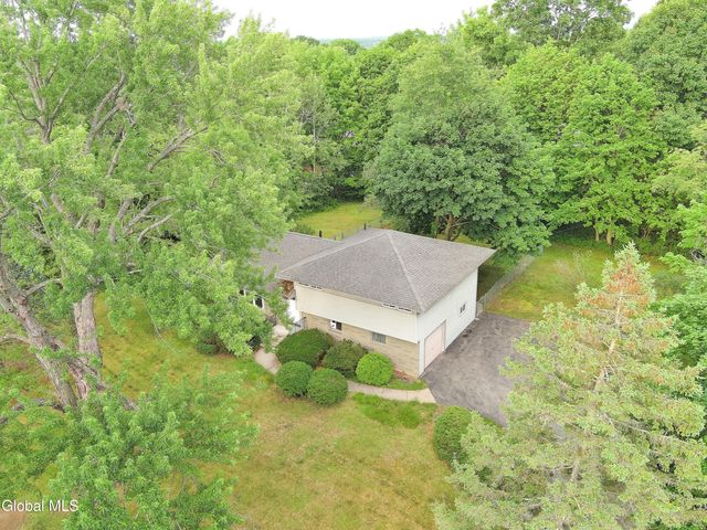 1278 Hawthorn Road, Niskayuna, NY 12309