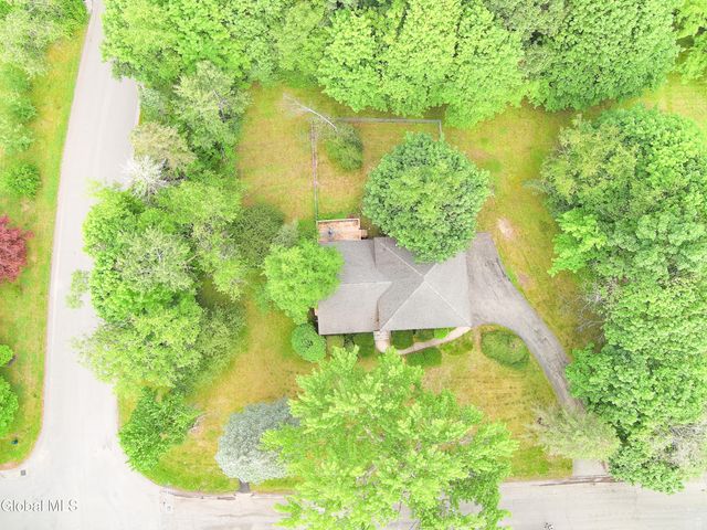 1278 Hawthorn Road, Niskayuna, NY 12309