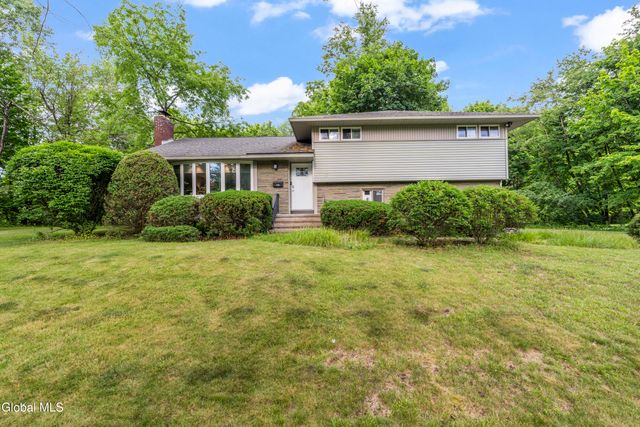 1278 Hawthorn Road, Niskayuna, NY 12309