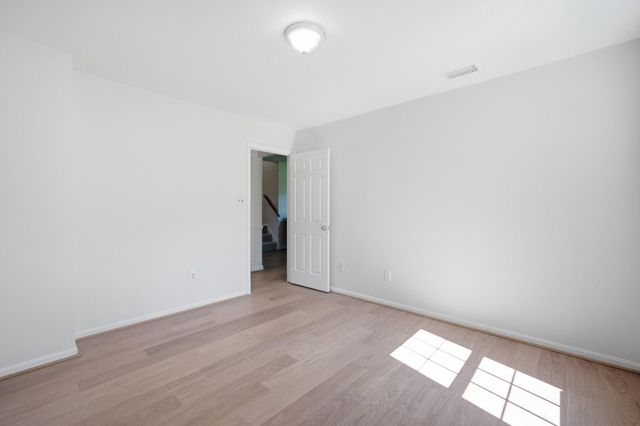7825 OAK ST, Manassas, VA 20111
