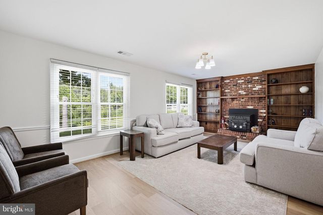 7825 OAK ST, Manassas, VA 20111
