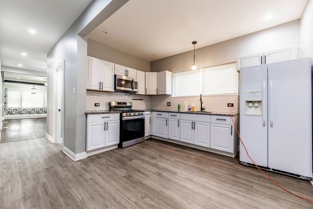 7752 S Evans Avenue, Chicago, IL 60619