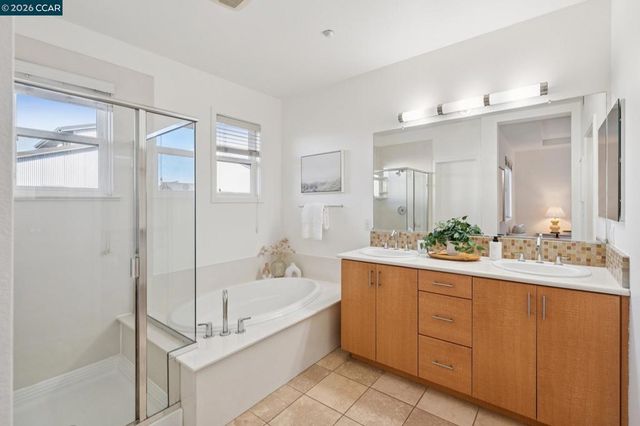 2803 Regatta Drive, Oakland, CA 94601