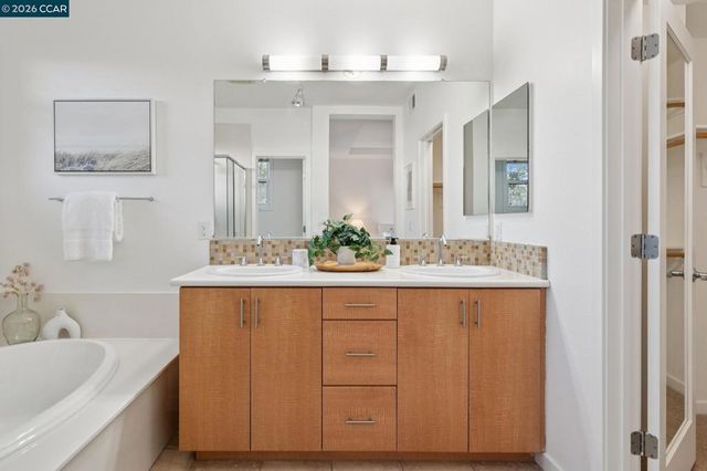2803 Regatta Drive, Oakland, CA 94601