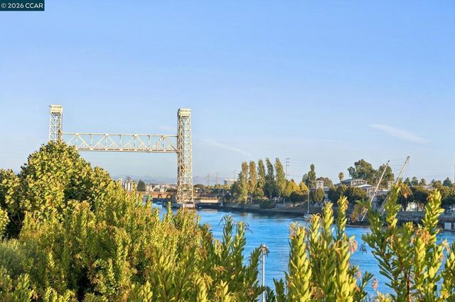 2803 Regatta Drive, Oakland, CA 94601