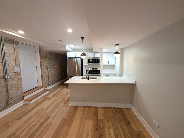 616 W Patterson Avenue 1E, Chicago, IL 60613