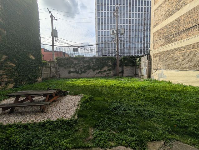616 W Patterson Avenue 1E, Chicago, IL 60613