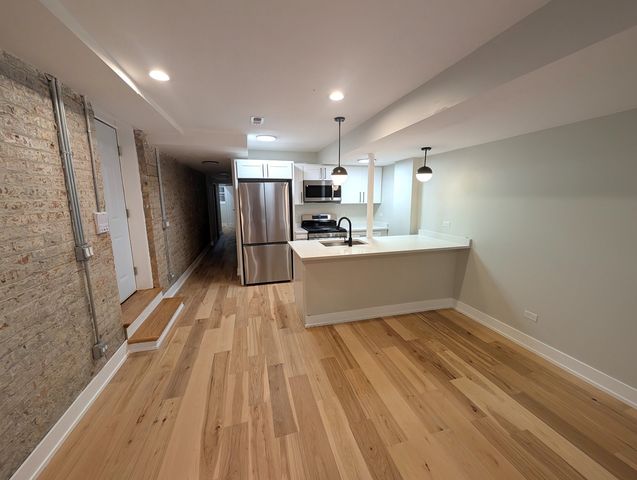 616 W Patterson Avenue 1E, Chicago, IL 60613