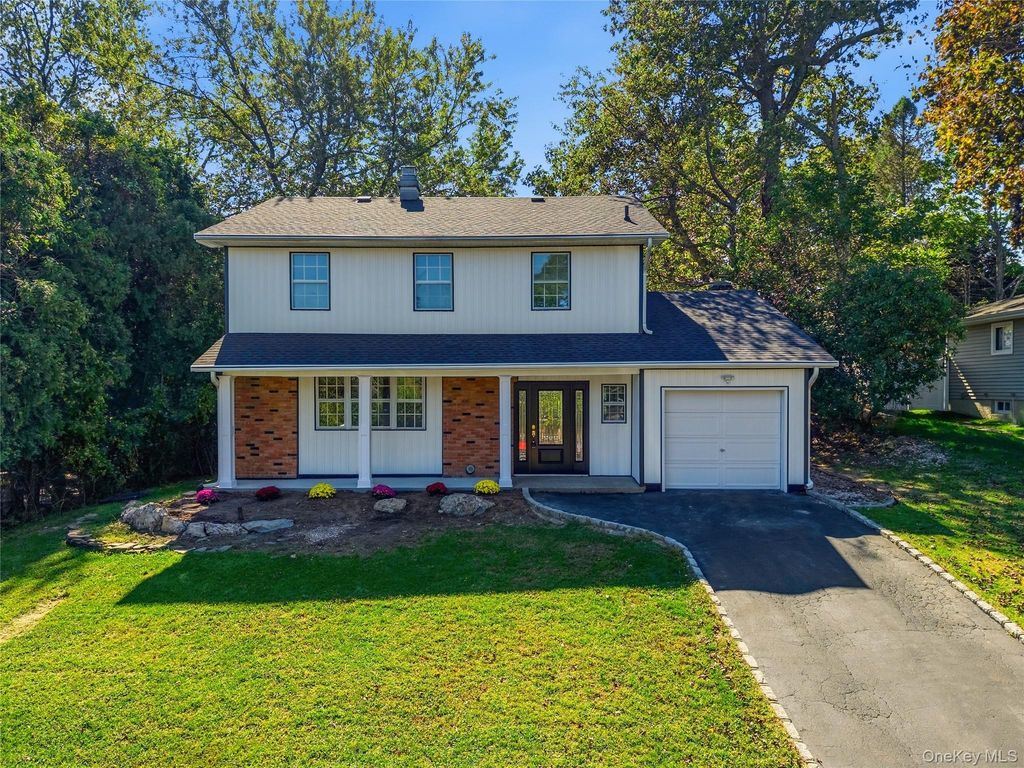 4 Deepdale Drive, Rocky Point, NY 11778