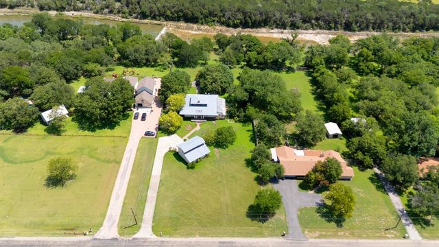 1001 S Gabriel DR, Leander, TX 78641