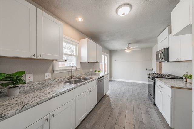 1102 W Russell Avenue, Carrollton, TX 75006